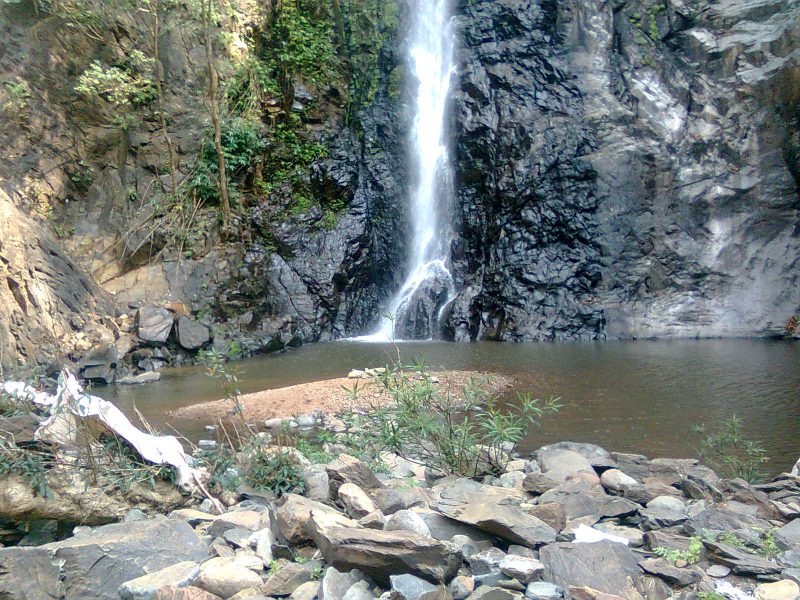 mainapi-sanguem-waterfall
